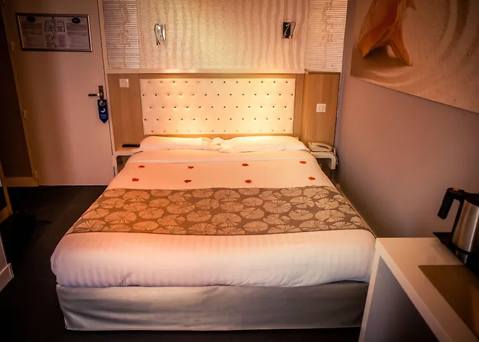 Hotel Logis - Arc En Ciel Et D'olonne 3*