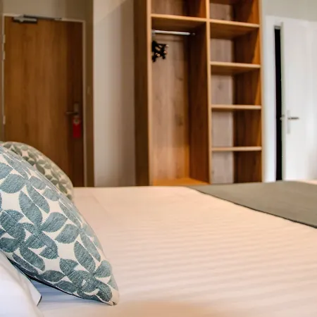 Отель Hotel Arc En Ciel Et Spa Les Sables D'Olonne Ле-Сабль-д’Олон