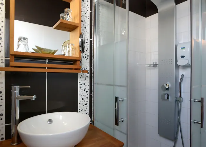 Logis - Arc En Ciel Et D'olonne 3*