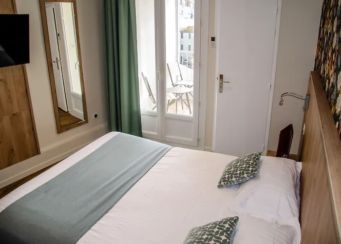 Logis - Arc En Ciel Et D'olonne 3*